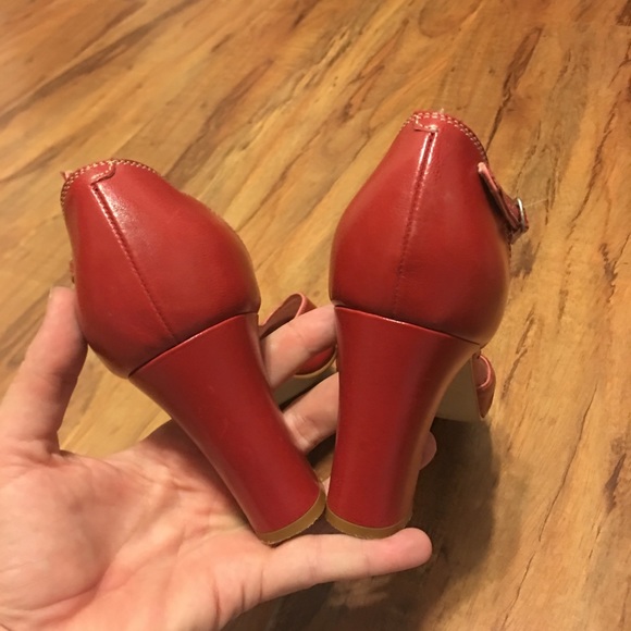 Gianni Bini T-strap heels - Picture 5 of 8